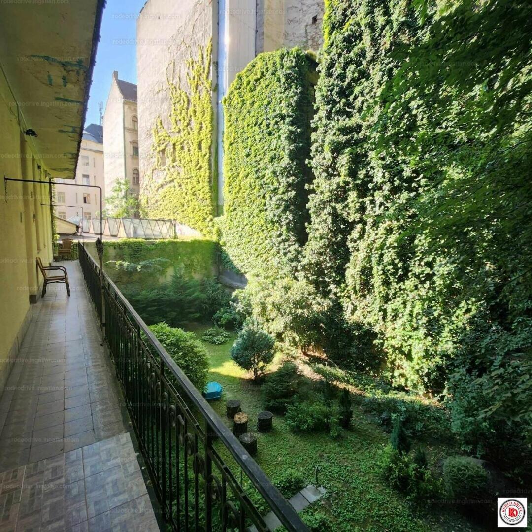 Kriszti * Budapest